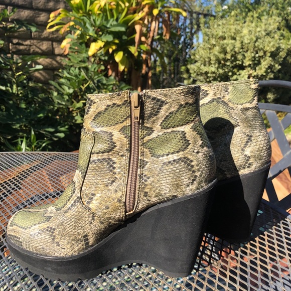 UrbanOutfitters Green Faux Snakeskin Ankle Booties - Picture 8 of 15